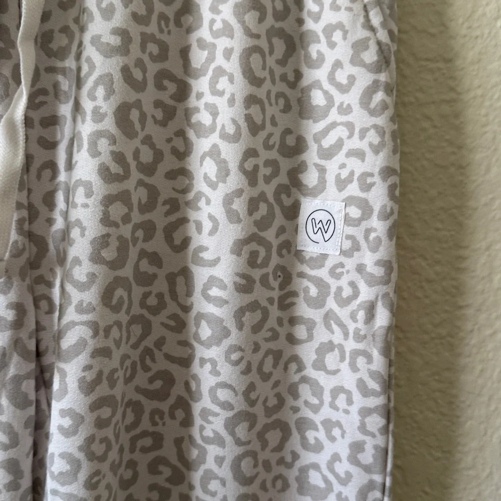 We Wander Cheetah Print Lounge Pant- Joggers - Size XS NWT - Picture 4 of 9
